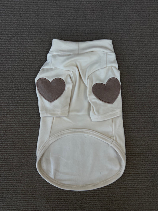 CAMISITA BEIGE DE CORAZONES