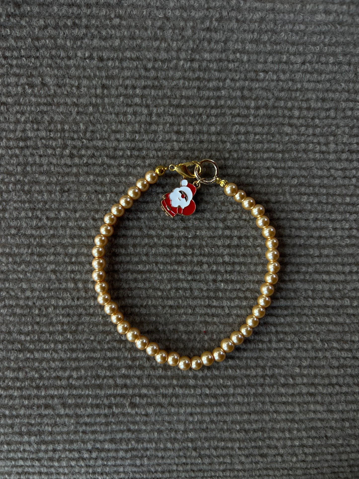 COLLAR PERLAS DORADAS NAVIDEÑO