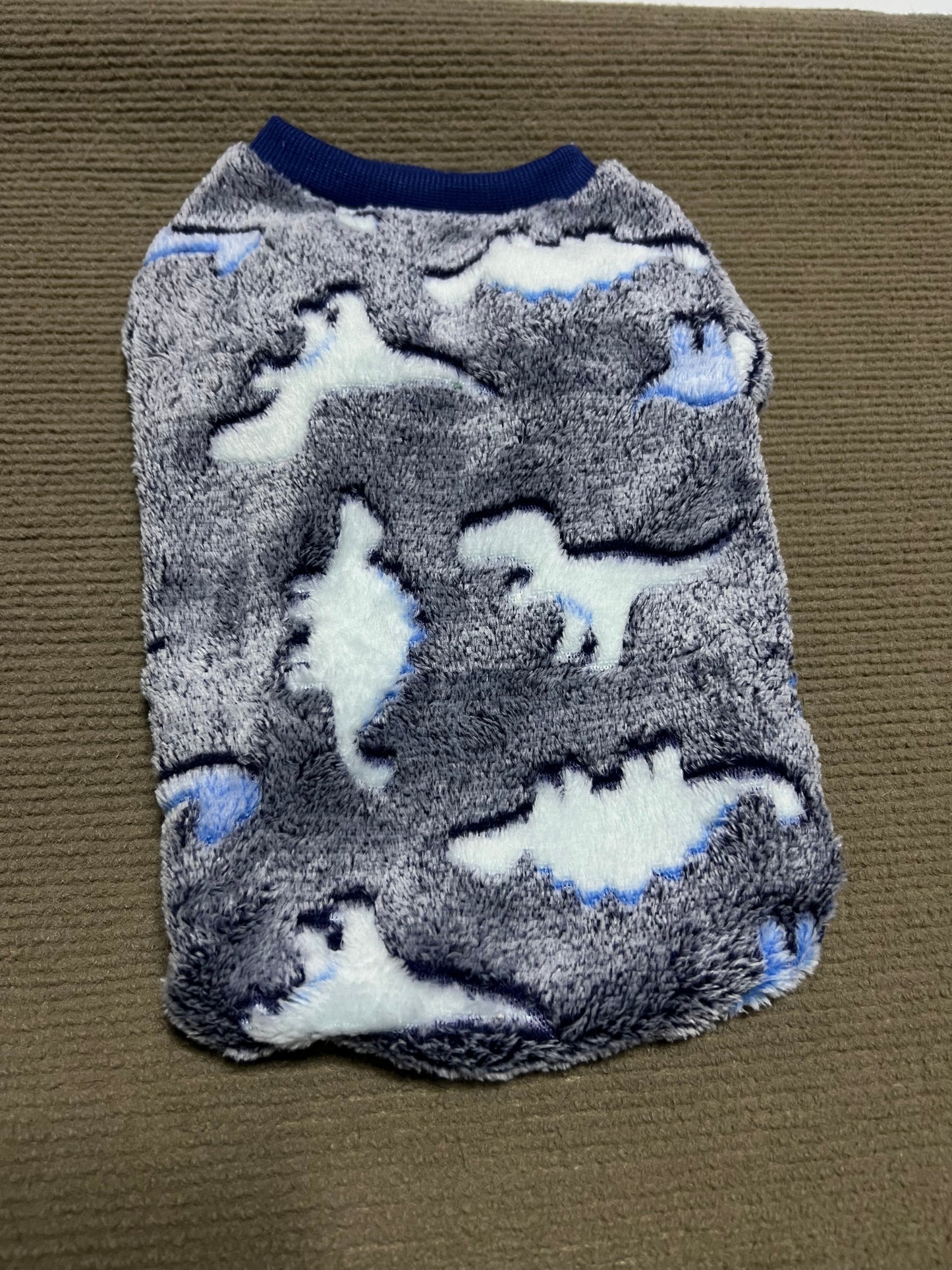 ABRIGO DE PELUCHE DE DINOS