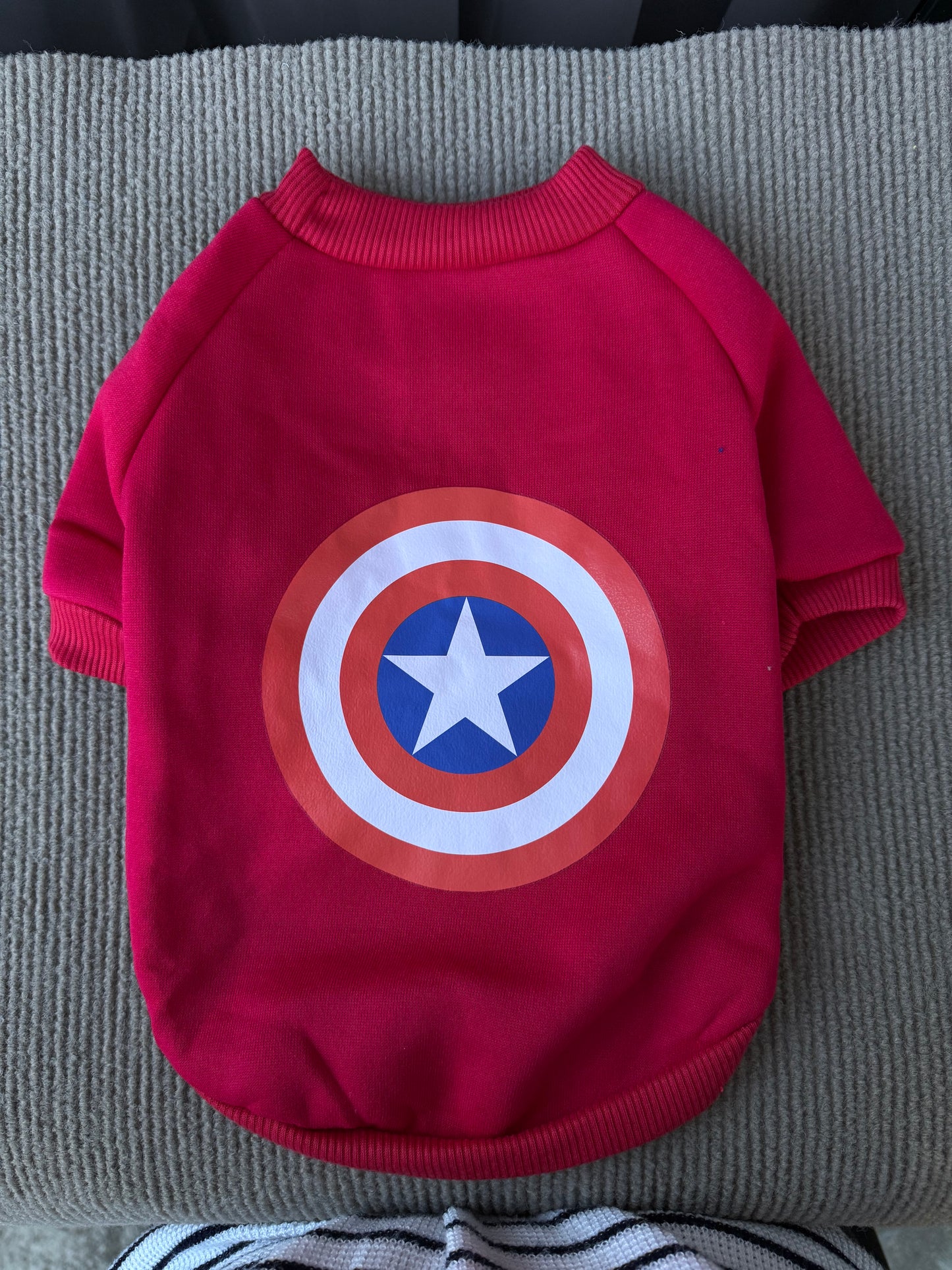 ABRIGO CAPITÁN AMÉRICA ROJO