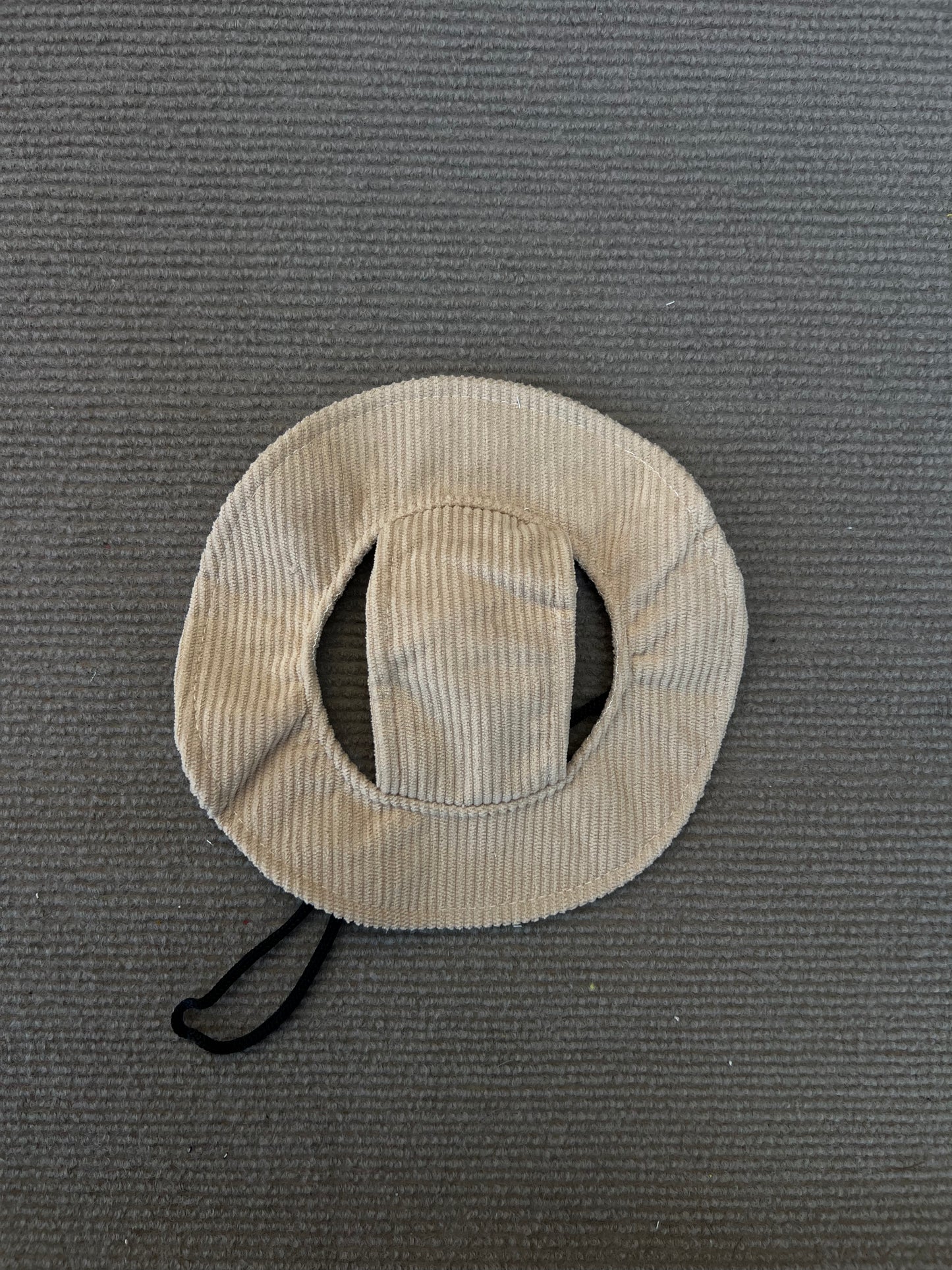 SOMBRERO BEIGE ESTILO CORDUROY