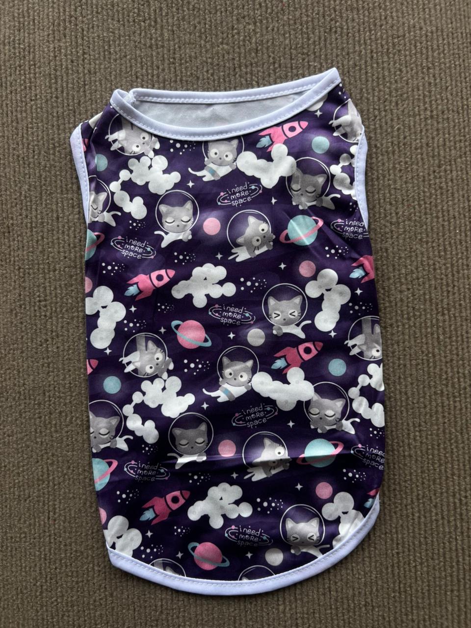CAMISETA SIN MANGA OSCURA