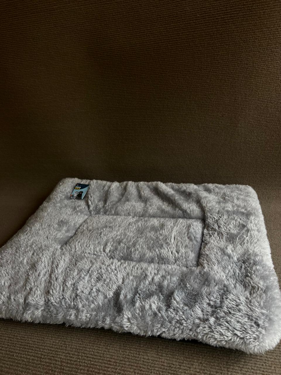 TAPETE PELUDO GRIS