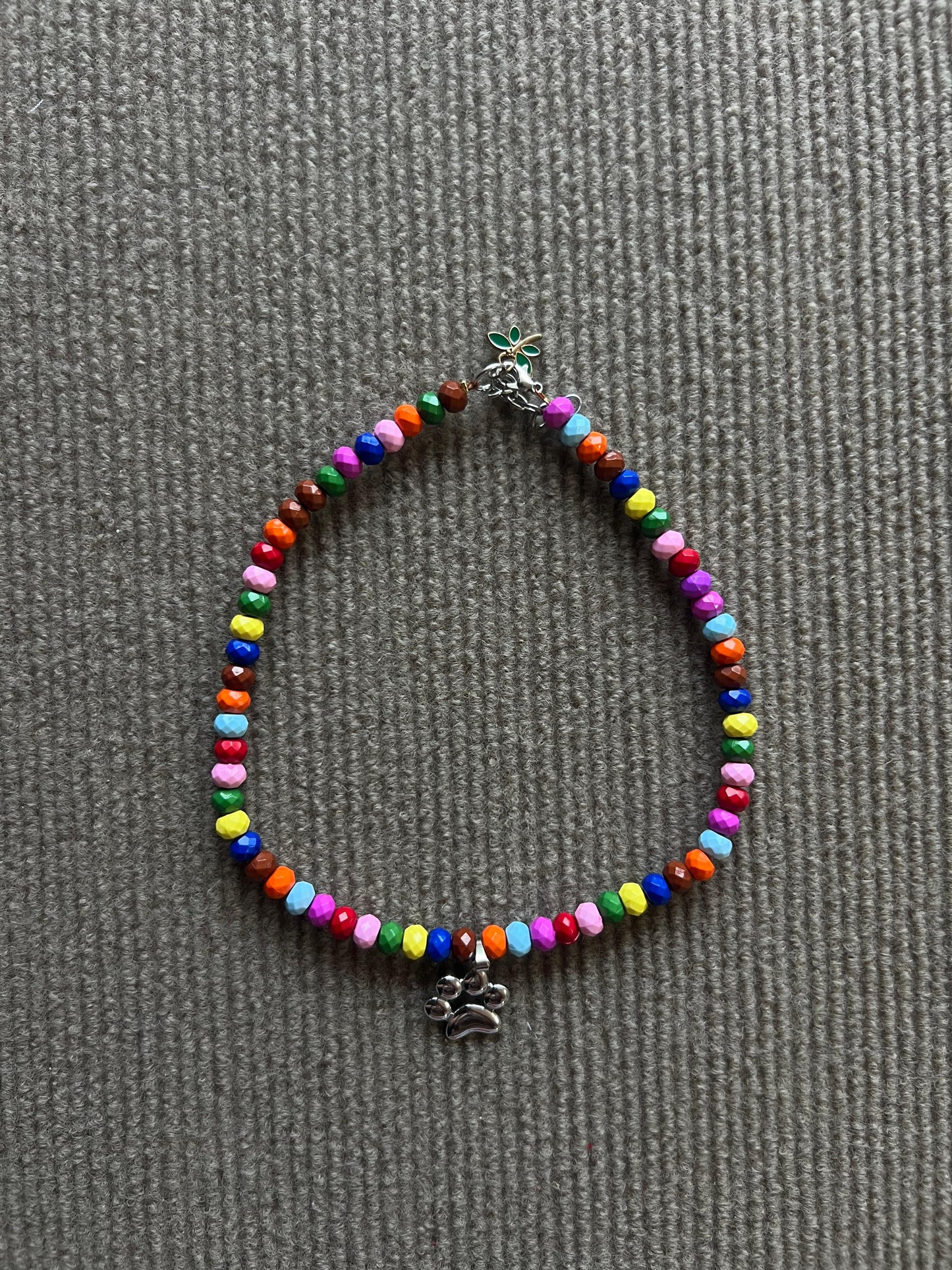 COLLAR COLORES Y HUELLAS NEGRA