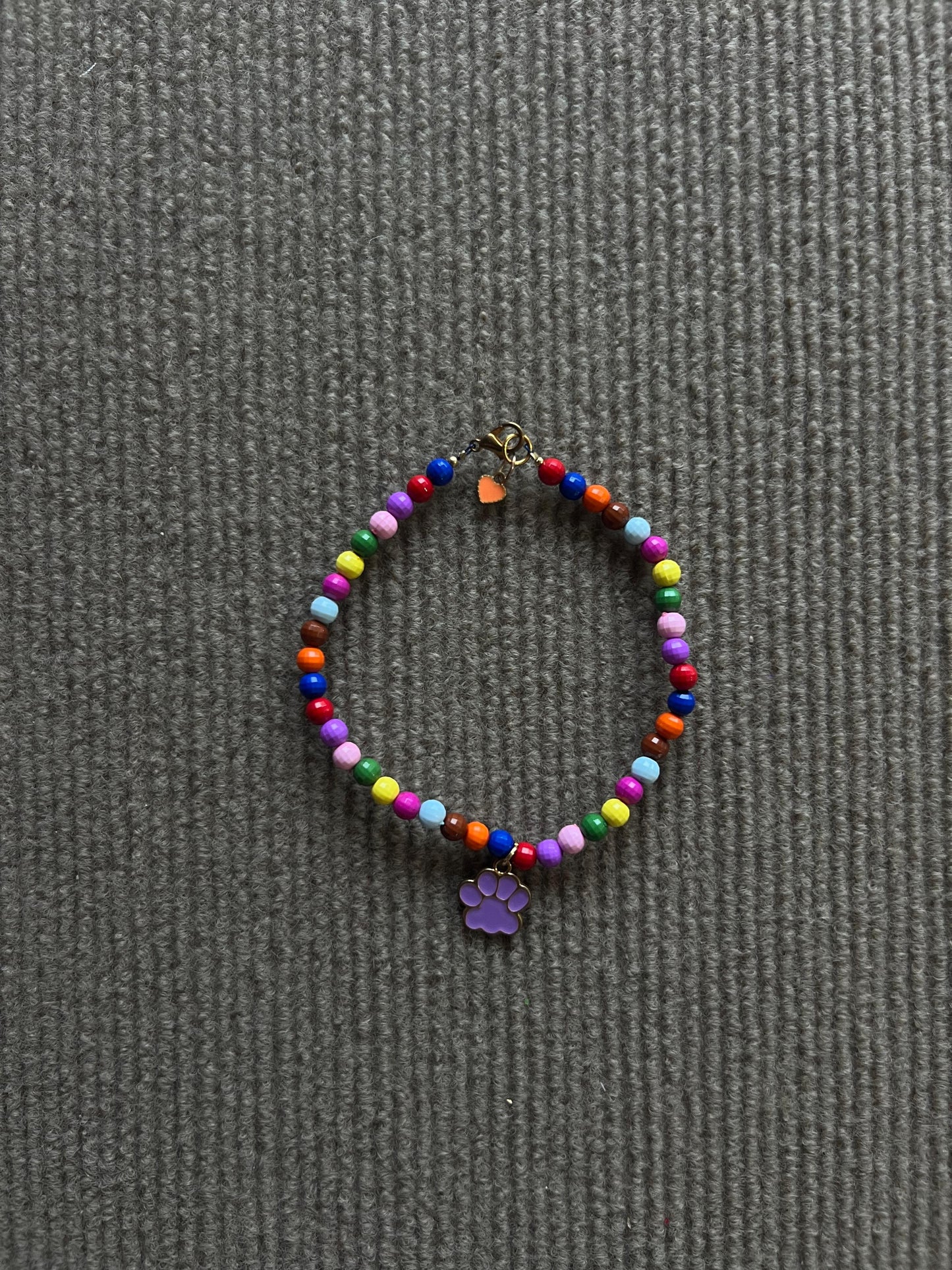 COLLAR COLORES Y HUELLA MORADA
